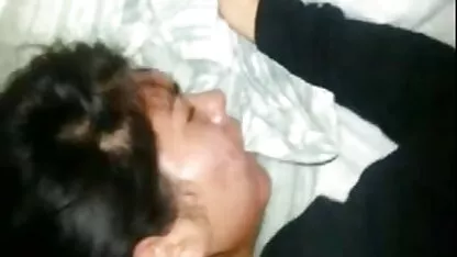 È così che la moglie viene portata a incontrare suo film lesbo erotici marito in viaggio d'affari.