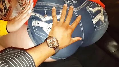 Dopo la partita, i due giocatori hanno sfondato una bruna stretta nello spogliatoio video porno tettone lesbo