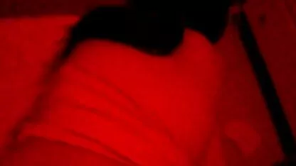 Una giovane video di lesbiche tettone bionda ha fretta e non sa che sarà dura sotto i piedi