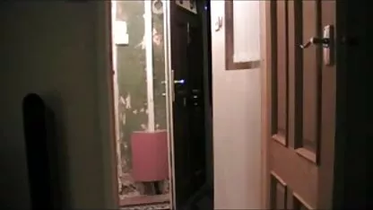 Questa ragazza orientale ha portato lo scherzo con l'altalena e consegnato un giovane pulitore. lesbiche video gratuiti