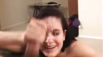 Lei calze e inizia piacevole il cliente xxx porno lesbike a letto fino a quando egli cum