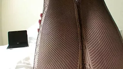 Un ministro degli Esteri permanente si è offerto video di donne nude lesbiche di succhiare un grosso cazzo.