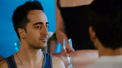 Dai da mangiare a una troia piena di persone lesbiche film completo in un bar e vai all'hotel più vicino.