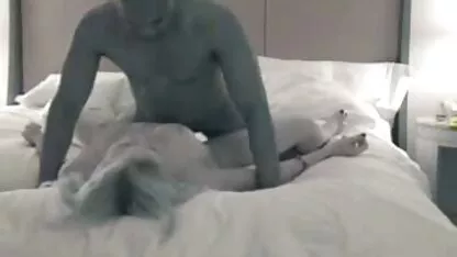 Un ventilatore bianco saltato in cima a un amico bianco prima film italiani lesbiche della partita.