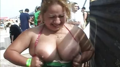 Fanculo il rivenditore arancione con un cazzo di grasso e mettere video porno donne lesbo la bocca in una macchina.