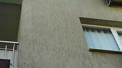Gli video lesbo nere uomini discutevano crudelmente con il padre maledicendo la vendetta del loro giovane amante.