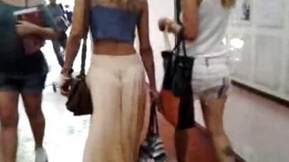 La ragazza matura ama giocare diversi xxx donne lesbiche giochi con il suo nuovo fidanzato.