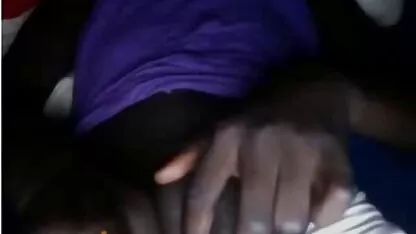 Bellezza matura sedotto video porno donne lesbo l'uomo con le gambe snelle e ha chiesto anatra di mare.