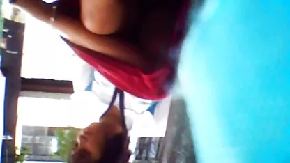 Lei lo gettò in bocca e registrato per la telecamera a guardare anatra massaggi erotici tra lesbiche in cucina.