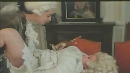 Un bicchiere di vino dopo video porno di lesbo il lavoro e una ragazza con un cazzo in bocca