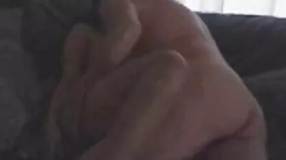 Una giovane moglie preparata per un uomo maturo e film lesbo gratis ha una forte ricompensa di sorprese.