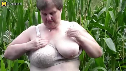Nero video porno suore lesbo associated con biondo micio