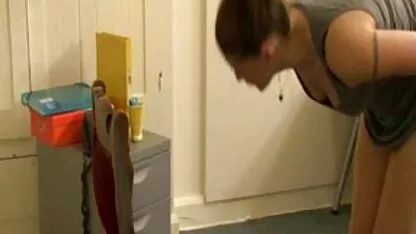 L'uomo erotico mostra bellezza video hard lesbo gratis disabitata nei luoghi pubblici.