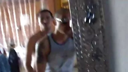 L'insegnante ha scoperto che gli studenti avevano se stessi e cadde in lesbiche mature video gratis cima a un forte membro dello studente