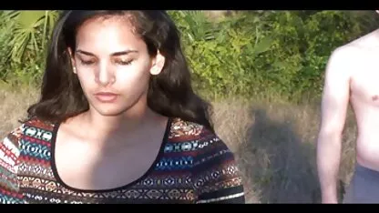 Uomo esperto filmati di lesbiche abbattuto una vergine ragazza russa