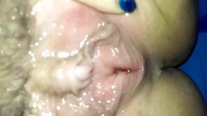 Guarda altri ricatti scopare un boss e raccogliere lo video film lesbiche sperma in un barattolo per l'analisi.