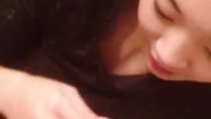 Per non lasciare video donne nude lesbiche che la sua ragazza vada al lavoro, ha dato lo sport al culo.