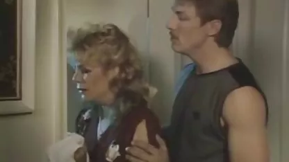 Doppia penetrazione scene di sesso lesbo nei film per vedere bruna in calze