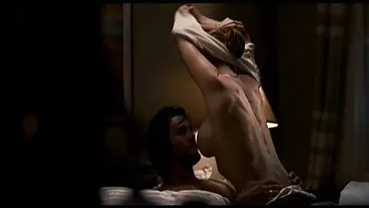 Un euforico Fidanzata Trio con il suo video lesbo sexi fidanzato.
