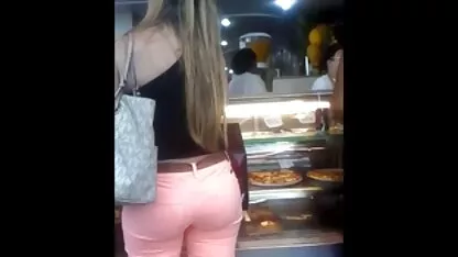Il ragazzo ha perso il suo desiderio per la xxx lesbice sua ragazza esuberante.