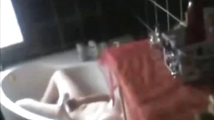 Bella Latina POV film hard lesbo cazzo e sperma sul bel viso
