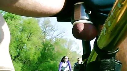 Le sorelle gemelle dormono e giocano con donne mature lesbiche video un uomo vigoroso.