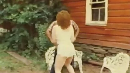 La bella troia ha sedotto il suo giovane vicino film lesbo italiani e l'ha ingannata.