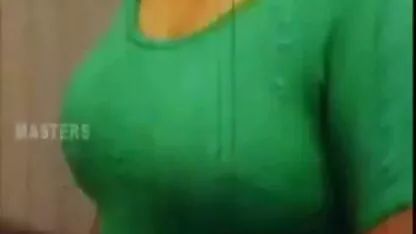 La bellezza video porno lesbiche mature gratis dei leggings affronta calorosamente l'amante disperato in ogni stanza