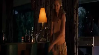 La Bruna brasiliana è venuto a chiedere il compagno di stanza per un consiglio e ottenere un video porno di lesbiche nere ragazzo con un cazzo.
