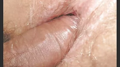Mentre sua moglie si sveglia, si video porno lesbiche mature gratis diverte con il ragazzo nero in hotel.