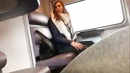 In bagno, il patrigno scopa una puttana di sua figlia video lesbiche da vedere gratis in un posto stretto.