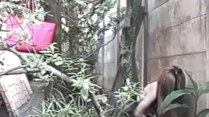 Latina con grandi tette seduce il lesbice xxx driver e dà all'aperto