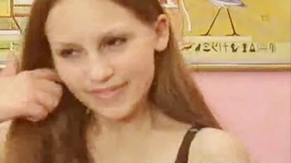 La bionda matura accetta di vedere il film porno tra lesbiche ragazzo con un ragazzo dopo cunnilingus.